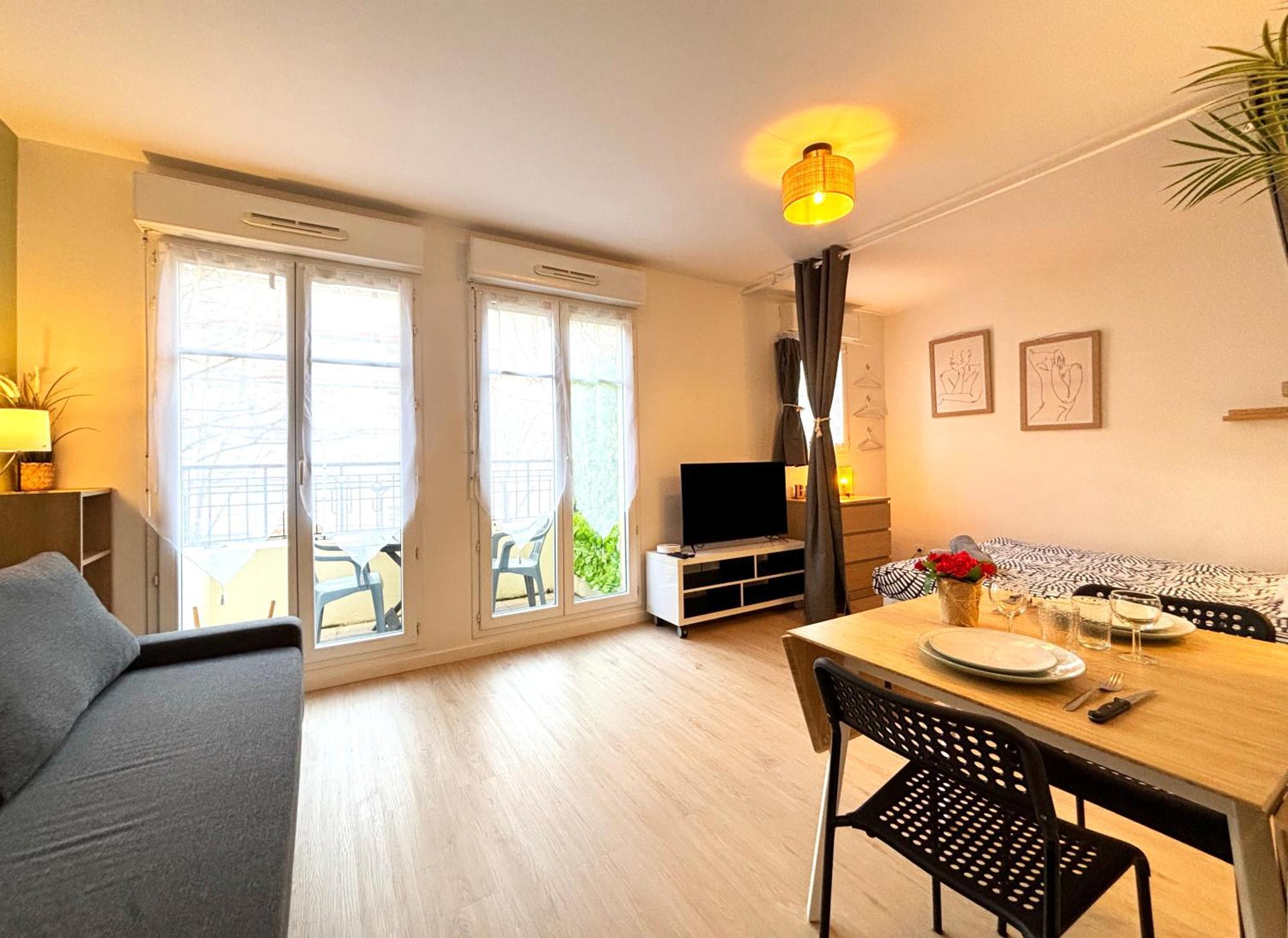 Happiness 10min Gare 1min Paris 25 Min Apartment